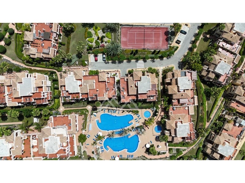 3 soverom Penthouse til salgs i Estepona med garasje - € 1 250 000 (Ref: 9026541)