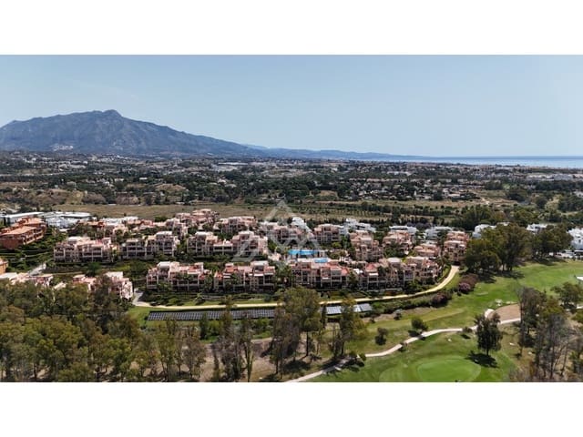 3 bedroom Penthouse for sale in La Alquería, Estepona with garage - € 1,320,000 (Ref: 9026541)