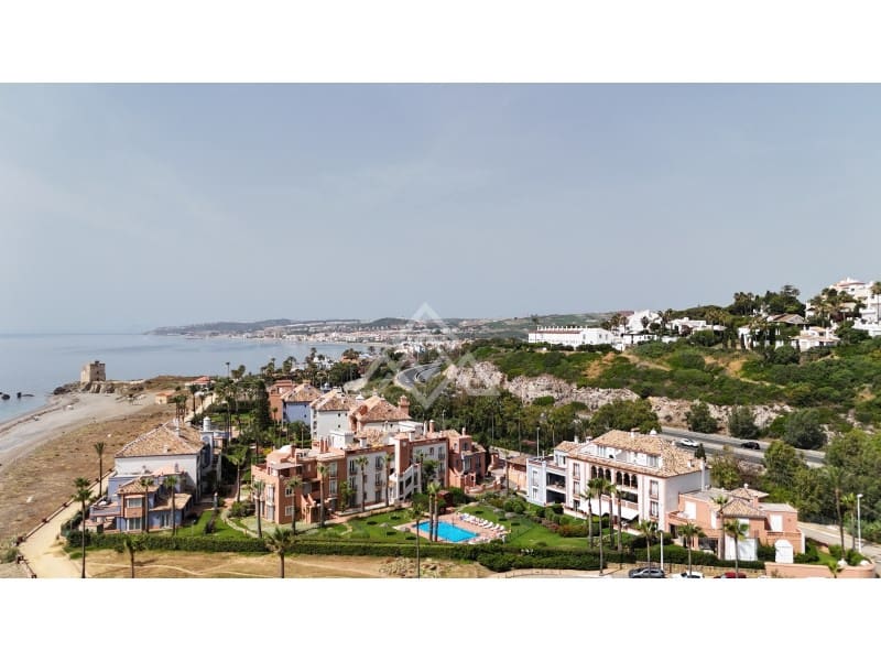 2 bedroom Apartment for sale in Bahia de Casares with garage - € 499,000 (Ref: 9062692)