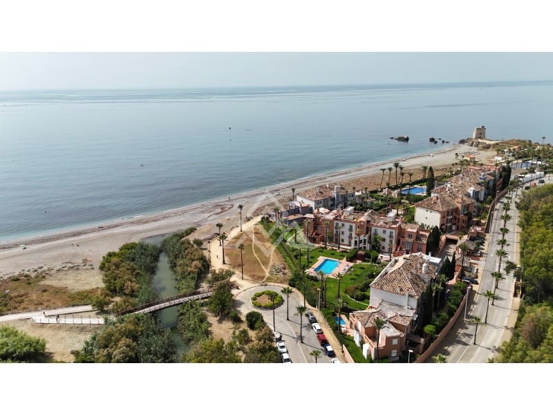 2 bedroom Apartment for sale in Bahia de Casares with garage - € 499,000 (Ref: 9062692)