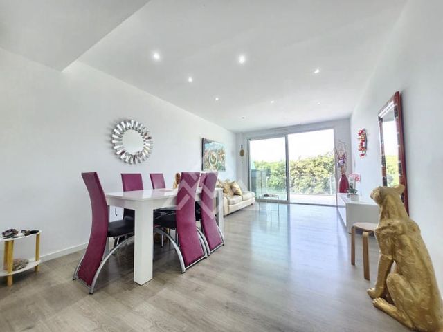3 soveværelse Lejlighed til salg i Bahía Dorada, Estepona med garage - € 425.000 (Ref: 9065531)