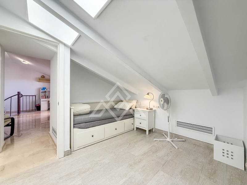 3 bedroom Penthouse for sale in Mijas Costa with garage - € 385,000 (Ref: 9069127)