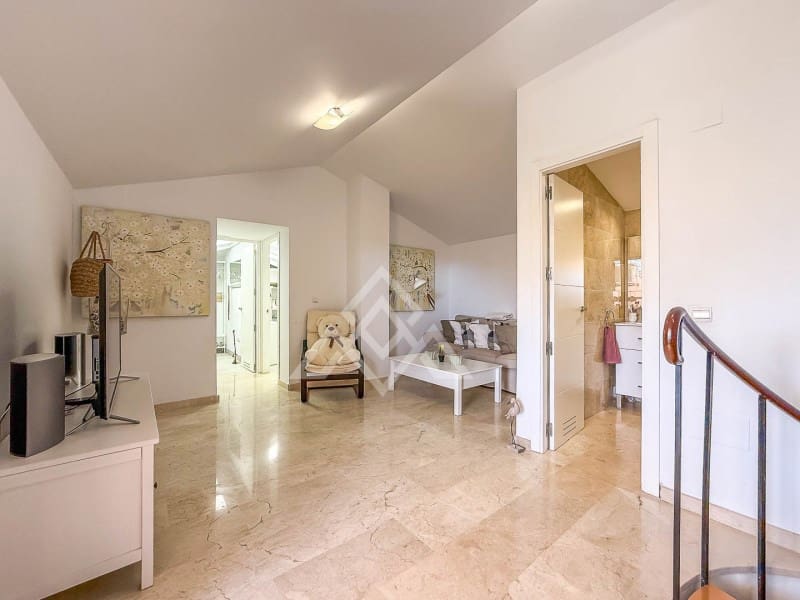 3 bedroom Penthouse for sale in Mijas Costa with garage - € 385,000 (Ref: 9069127)