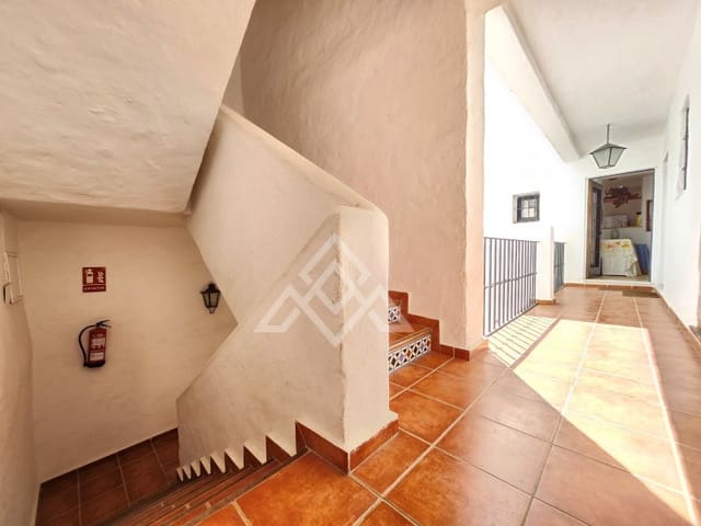 2 soveværelse Penthouse til salg i Puerto Banus, Marbella - € 840.000 (Ref: 9091969)