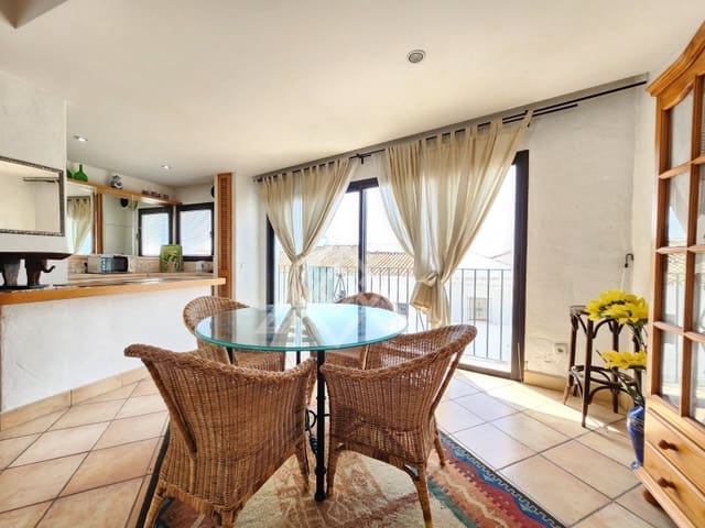 2 soveværelse Penthouse til salg i Puerto Banus, Marbella - € 840.000 (Ref: 9091969)