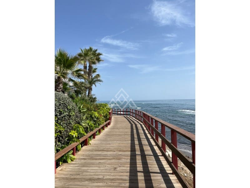 Ático de 2 habitaciones en Riviera del Sol en venta - 395.000 € (Ref: 9126930)