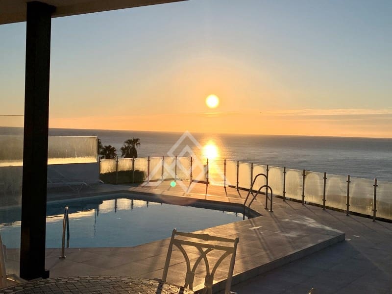 5 bedroom Villa for sale in Manilva with garage - € 2,250,000 (Ref: 9136339)