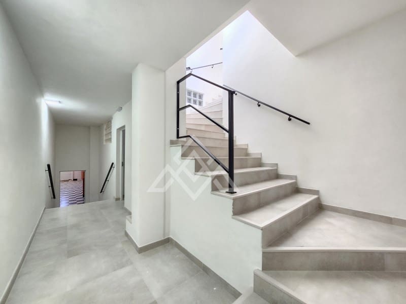 5 bedroom Villa for sale in Manilva with garage - € 2,250,000 (Ref: 9136339)
