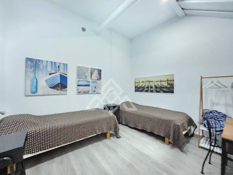 5 bedroom Villa for sale in Manilva with garage - € 2,250,000 (Ref: 9136339)