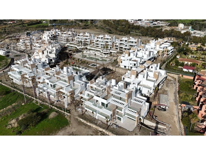 2 soveværelse Lejlighed til salg i Estepona med garage - € 825.000 (Ref: 9141755)