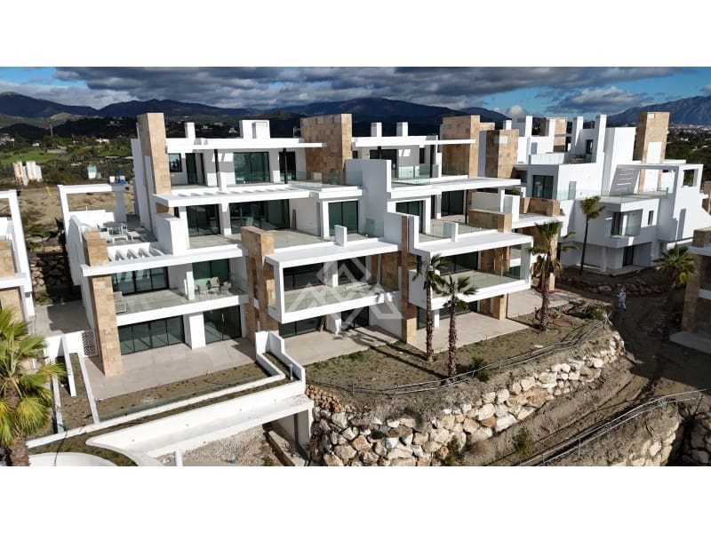 2 soveværelse Lejlighed til salg i Estepona med garage - € 825.000 (Ref: 9141755)