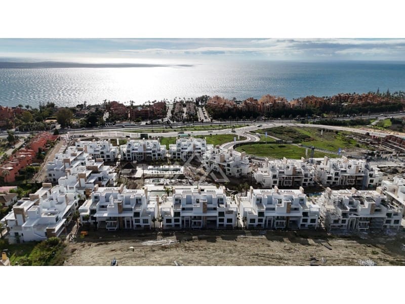 2 soveværelse Lejlighed til salg i Estepona med garage - € 825.000 (Ref: 9141755)