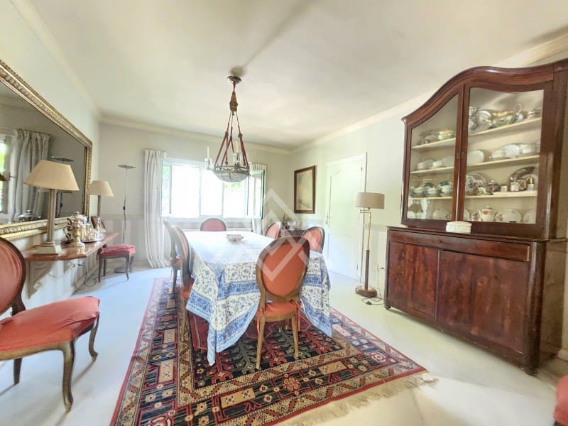 8 sypialnia Willa na sprzedaż w Calahonda z garażem - 2 350 000 € (Ref: 9159937)