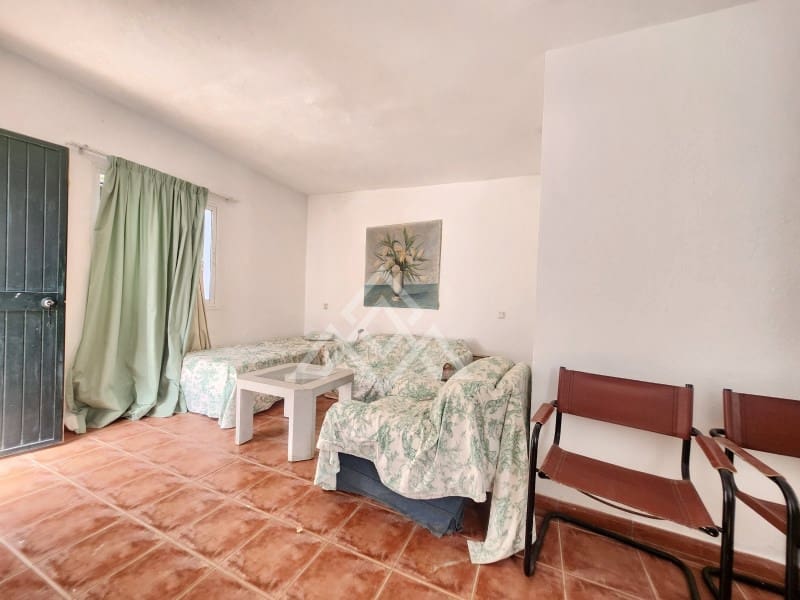 8 sypialnia Willa na sprzedaż w Calahonda z garażem - 2 350 000 € (Ref: 9159937)