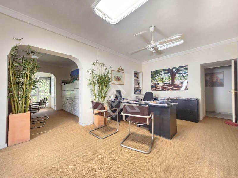 8 sypialnia Willa na sprzedaż w Calahonda z garażem - 2 350 000 € (Ref: 9159937)