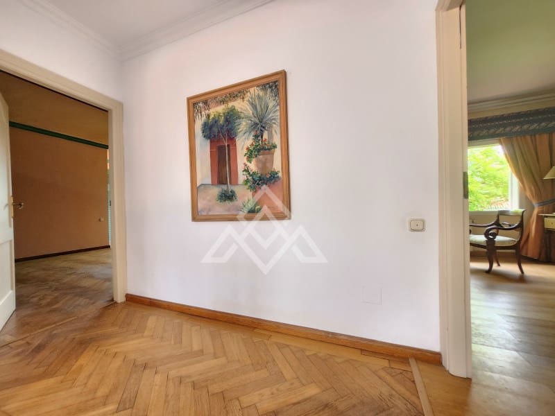 8 sypialnia Willa na sprzedaż w Calahonda z garażem - 2 350 000 € (Ref: 9159937)