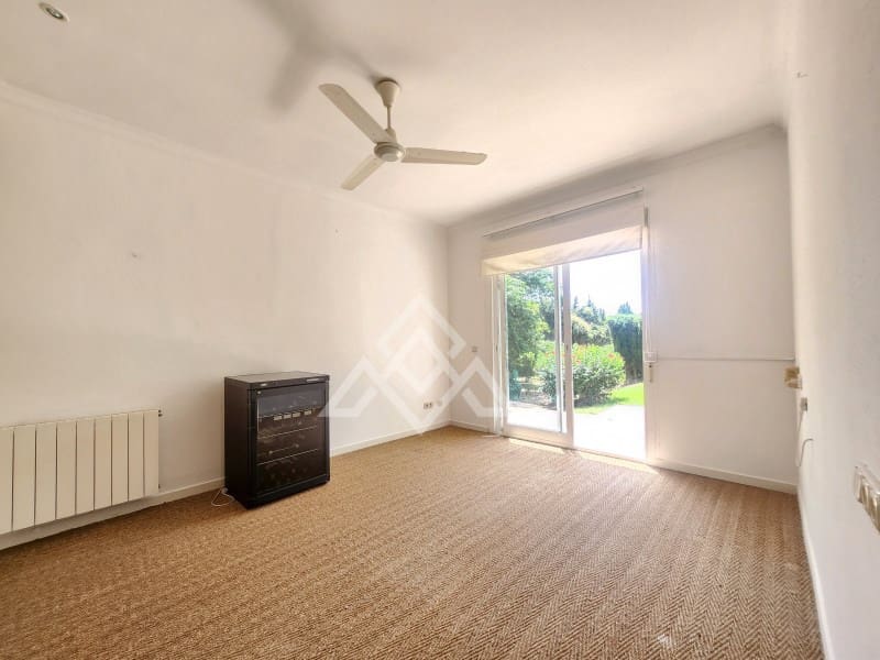 8 sypialnia Willa na sprzedaż w Calahonda z garażem - 2 350 000 € (Ref: 9159937)