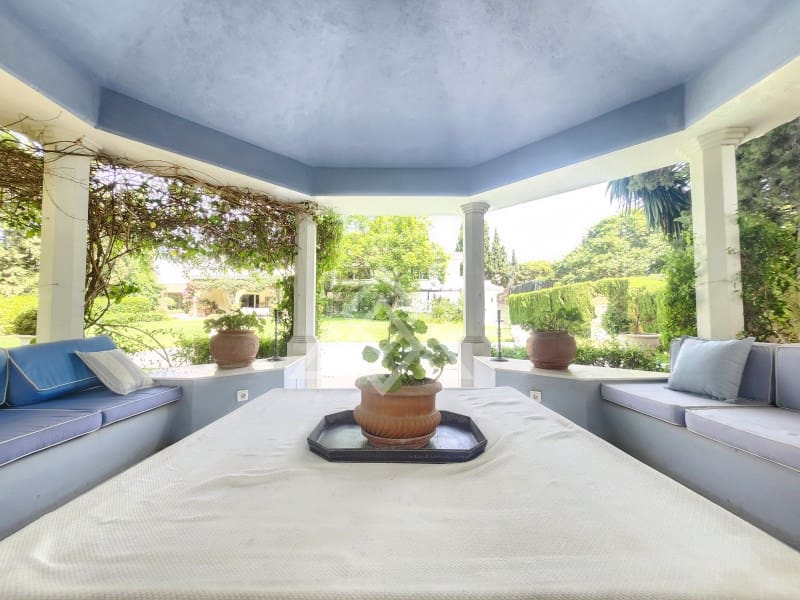 8 sypialnia Willa na sprzedaż w Calahonda z garażem - 2 350 000 € (Ref: 9159937)