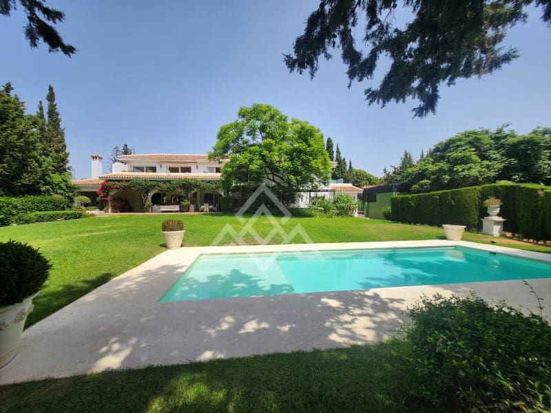 8 sypialnia Willa na sprzedaż w Calahonda z garażem - 2 350 000 € (Ref: 9159937)