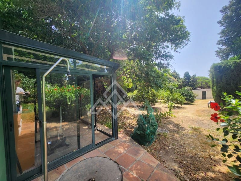 8 sypialnia Willa na sprzedaż w Calahonda z garażem - 2 350 000 € (Ref: 9159937)