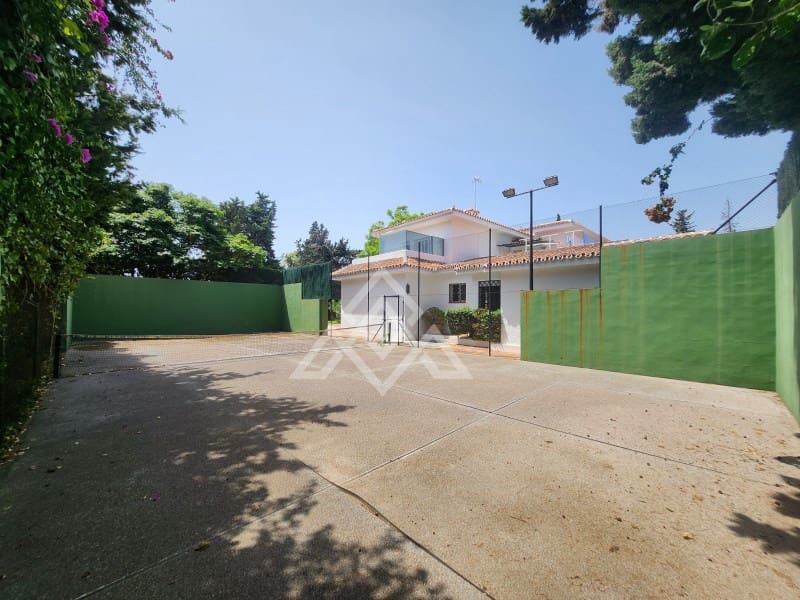 8 sypialnia Willa na sprzedaż w Calahonda z garażem - 2 350 000 € (Ref: 9159937)