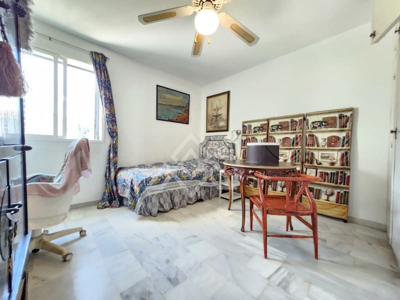 3 soveværelse Byhus til salg i New Golden Mile - € 340.000 (Ref: 9188642)