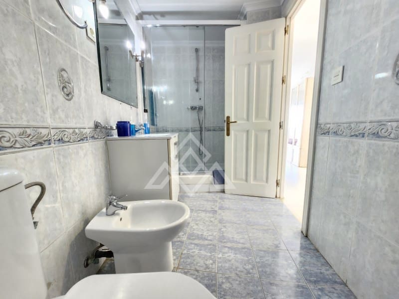 2 soveværelse Lejlighed til salg i Calahonda med swimmingpool - € 430.000 (Ref: 9204767)