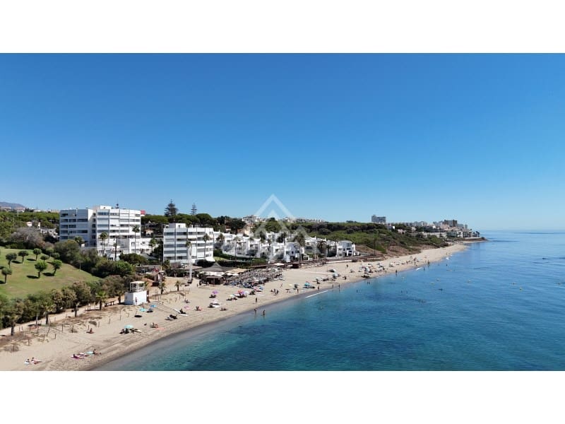 2 soveværelse Lejlighed til salg i Calahonda med swimmingpool - € 430.000 (Ref: 9204767)