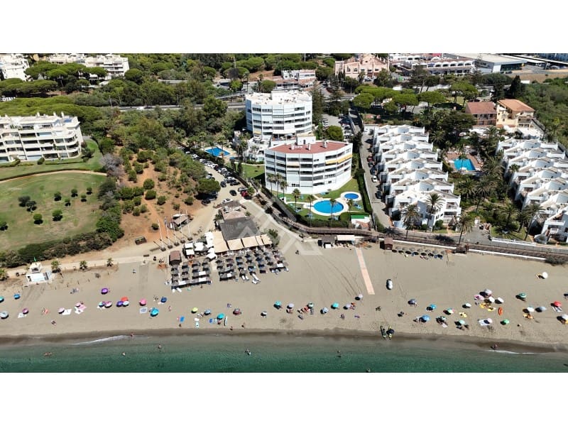 2 soveværelse Lejlighed til salg i Calahonda med swimmingpool - € 430.000 (Ref: 9204767)