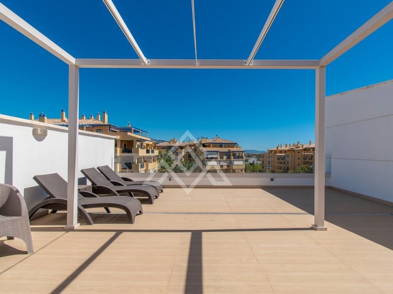 3 sypialnia Penthouse na sprzedaż w San Pedro de Alcantara z garażem - 769 000 € (Ref: 9233051)