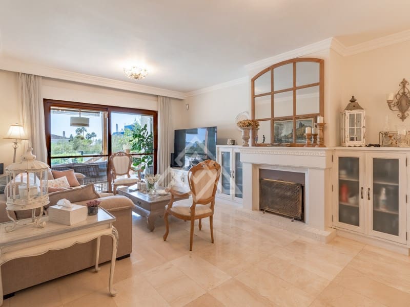 4 quarto Moradia para venda em Marbella com piscina garagem - 1 849 000 € (Ref: 9269968)