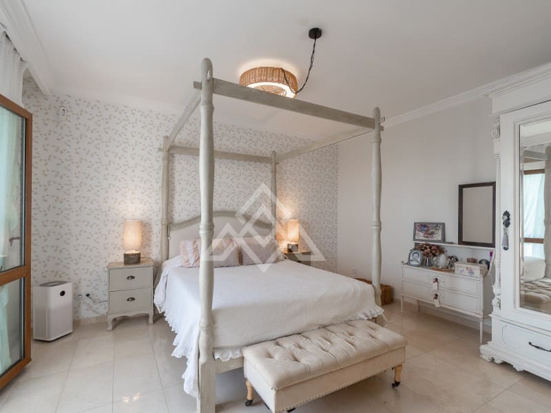 4 quarto Moradia para venda em Marbella com piscina garagem - 1 849 000 € (Ref: 9269968)