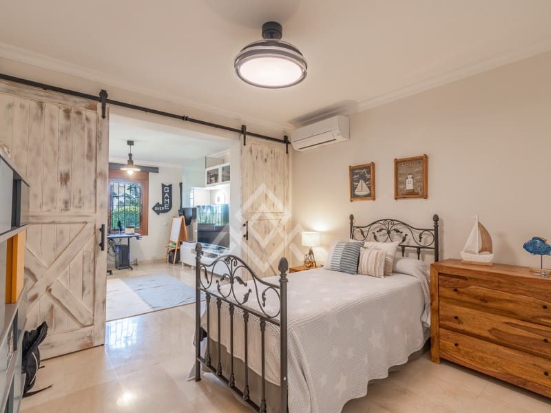 4 quarto Moradia para venda em Marbella com piscina garagem - 1 849 000 € (Ref: 9269968)