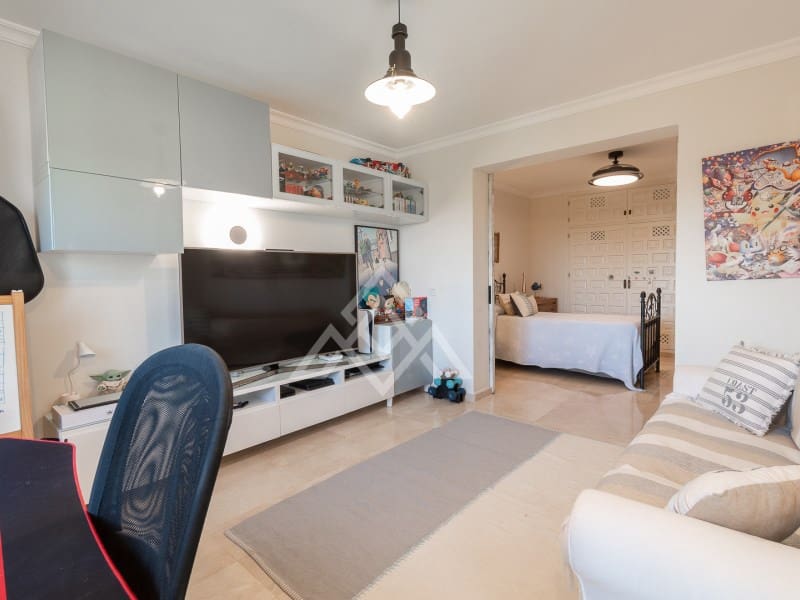 4 quarto Moradia para venda em Marbella com piscina garagem - 1 849 000 € (Ref: 9269968)