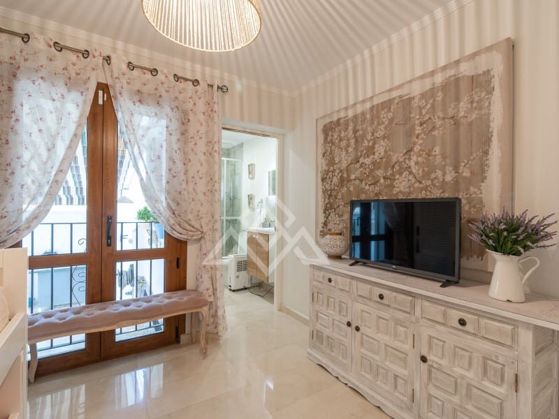 4 quarto Moradia para venda em Marbella com piscina garagem - 1 849 000 € (Ref: 9269968)