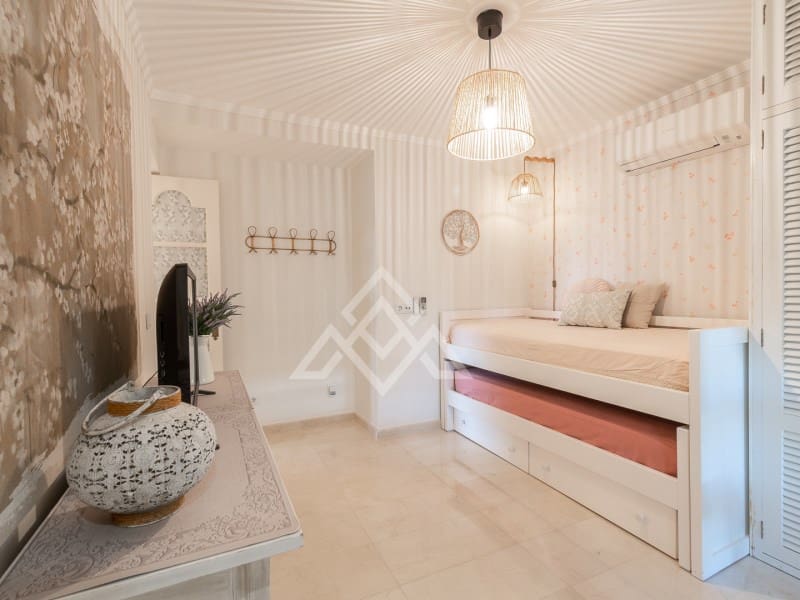 4 quarto Moradia para venda em Marbella com piscina garagem - 1 849 000 € (Ref: 9269968)