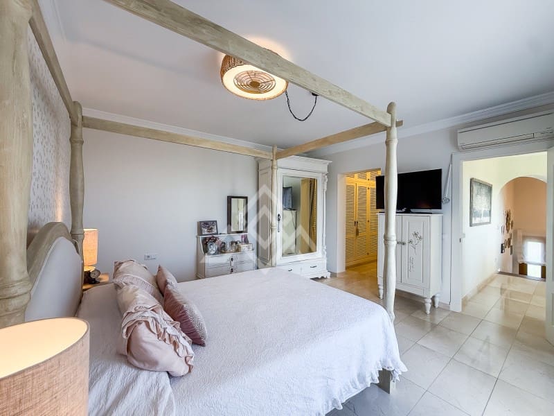 4 quarto Moradia para venda em Marbella com piscina garagem - 1 849 000 € (Ref: 9269968)