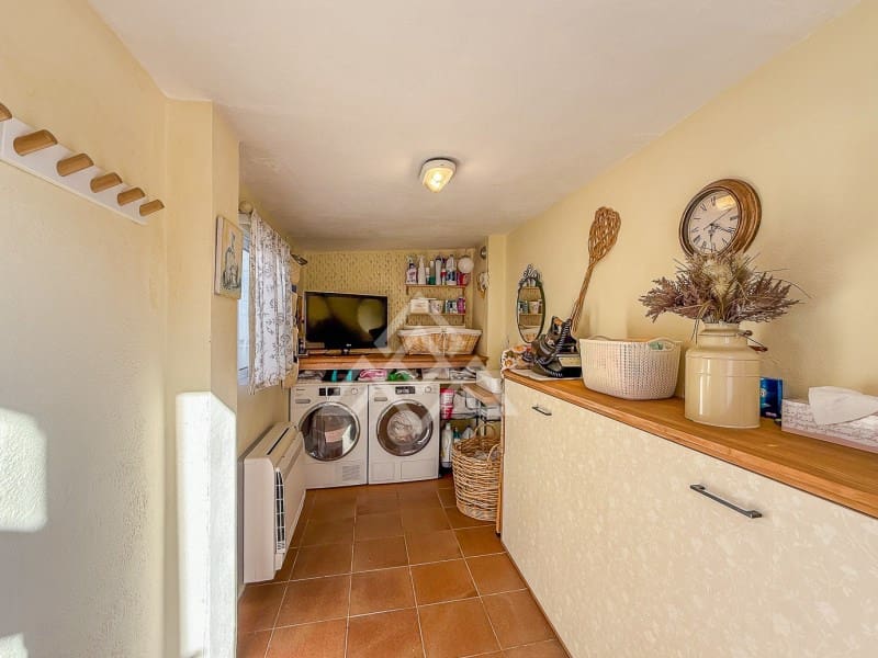 4 quarto Moradia para venda em Marbella com piscina garagem - 1 849 000 € (Ref: 9269968)