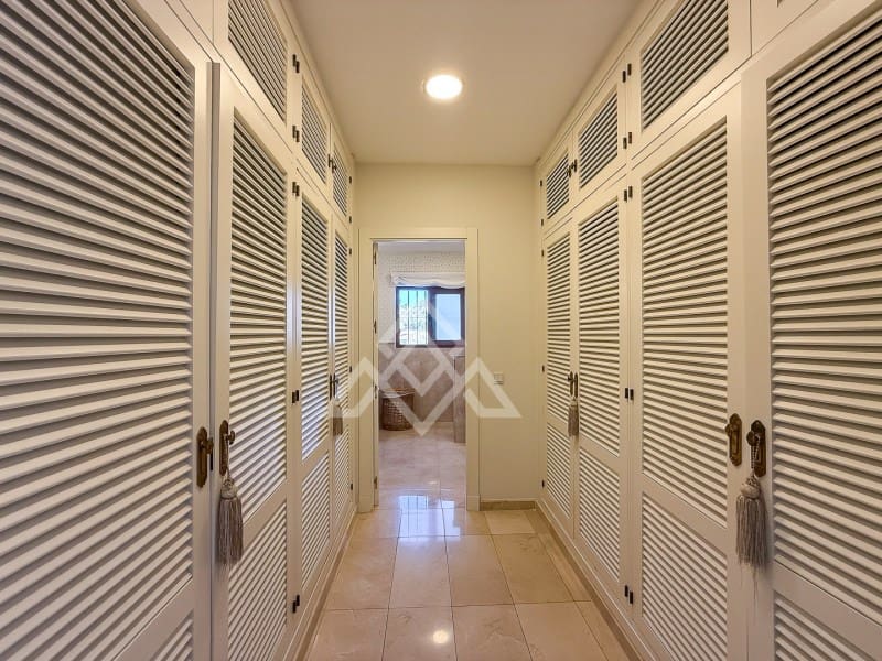 4 quarto Moradia para venda em Marbella com piscina garagem - 1 849 000 € (Ref: 9269968)