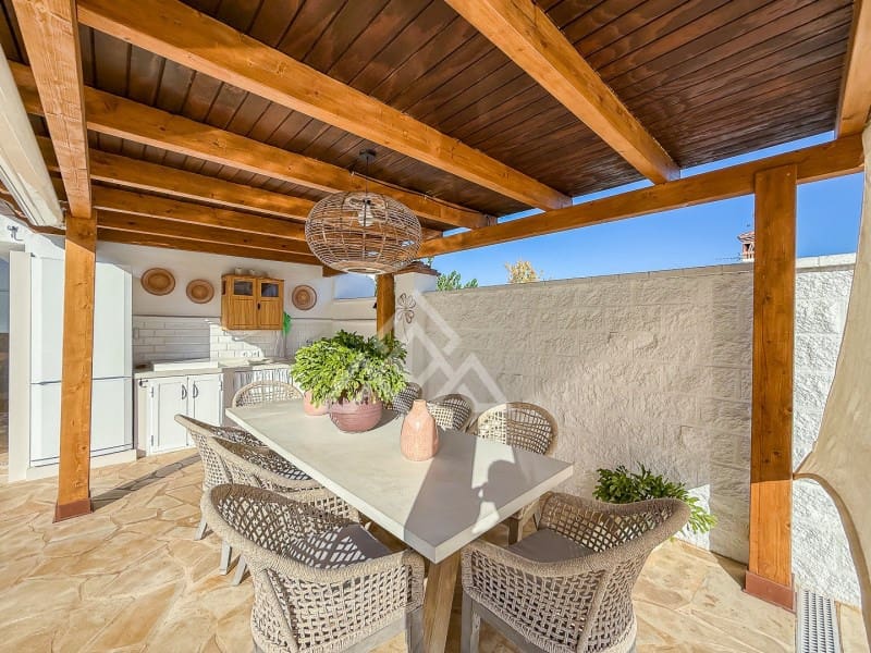 4 quarto Moradia para venda em Marbella com piscina garagem - 1 849 000 € (Ref: 9269968)