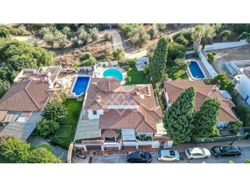 4 quarto Moradia para venda em Marbella com piscina garagem - 1 849 000 € (Ref: 9269968)