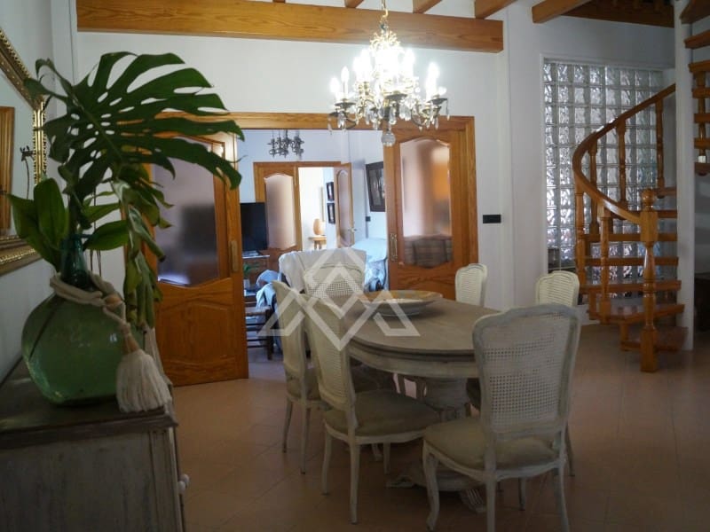 7 soverom Finca/Herregård til salgs i Oliva med garasje - € 1 650 000 (Ref: 9276588)