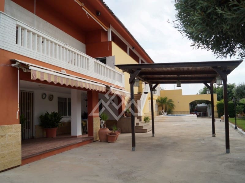 7 soverom Finca/Herregård til salgs i Oliva med garasje - € 1 650 000 (Ref: 9276588)