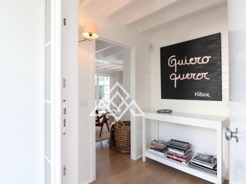 4 bedroom Villa for sale in Benahavis with garage - € 1,975,000 (Ref: 9300960)