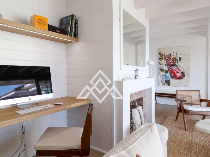 4 bedroom Villa for sale in Benahavis with garage - € 1,975,000 (Ref: 9300960)