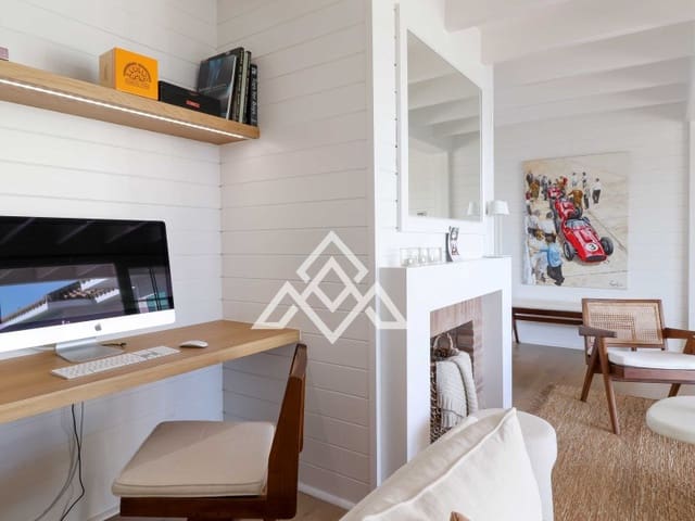 4 bedroom Villa for sale in Benahavís with garage - € 1,975,000 (Ref: 9300960)