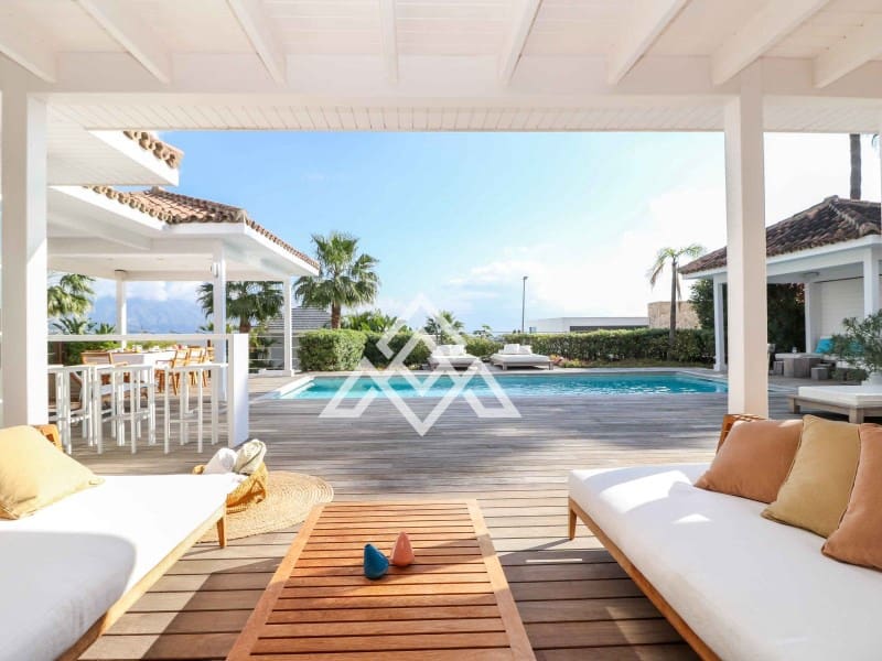 4 bedroom Villa for sale in Benahavis with garage - € 1,975,000 (Ref: 9300960)