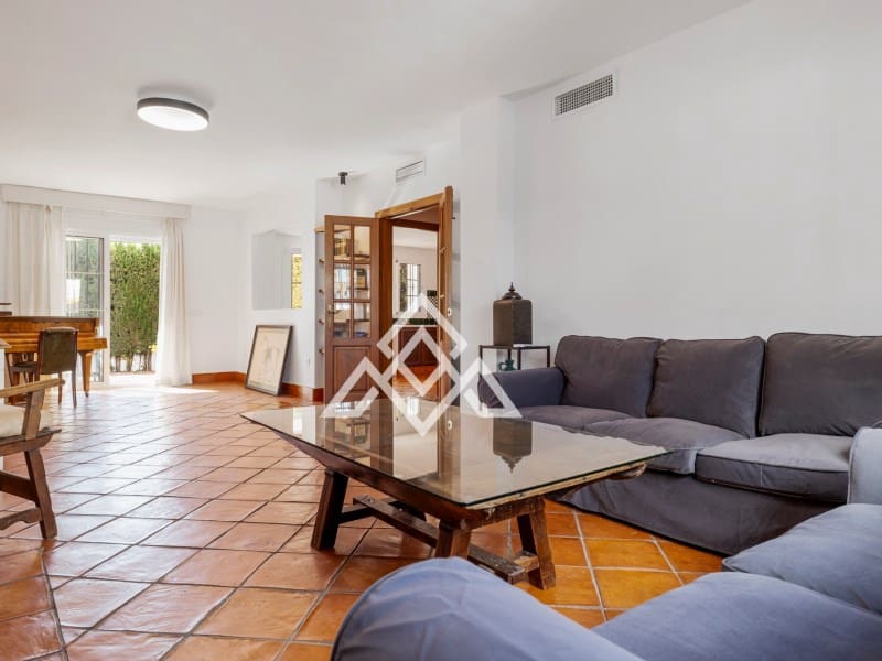 4 sypialnia Dom na sprzedaż w San Pedro de Alcantara - 949 000 € (Ref: 9300962)