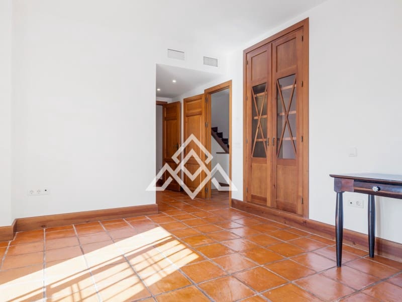 4 sypialnia Dom na sprzedaż w San Pedro de Alcantara - 949 000 € (Ref: 9300962)