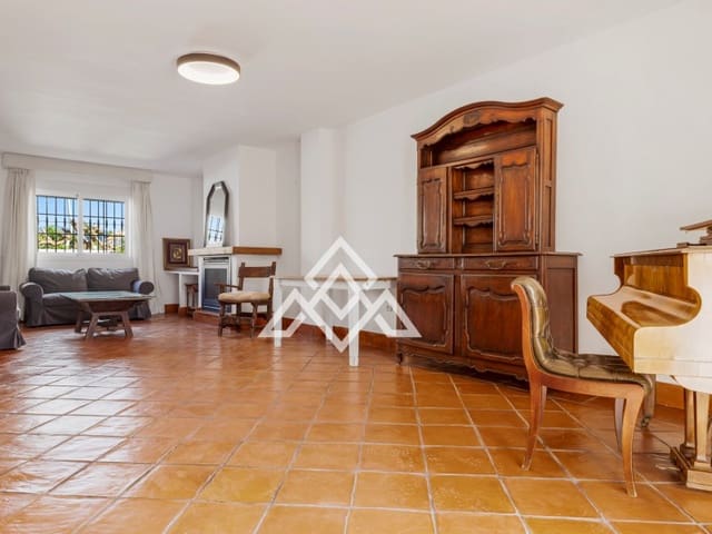 4 sypialnia Dom na sprzedaż w San Pedro de Alcantara, Marbella - 949 000 € (Ref: 9300962)